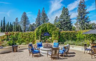 The Lodge at Healdsburg, Tapestry Collection by Hilton - 8