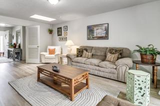 Walk to UNM! Quiet Extended Escape w/ Patio - 5