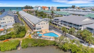 Oceanview - Heated Pool - Game Room - Steps to Beach - Sleeps 8 - 3