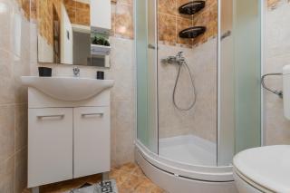 Apartments with parking space Makarska - 12336 - 1