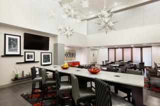 Hampton Inn and Suites Roanoke Airport/Valley View Mall - 1