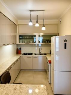 Spacious 2BR Apartment - Balcony & Prime Location - 4