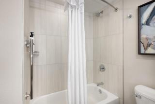 Embassy Suites Lexington - 7