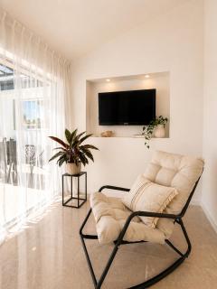 Azure Waters | 4BR Stylish Waterfront Stay in GC - 2