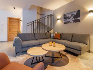 Mountain Chalet Chapeau - 8