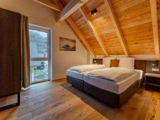 Mountain Chalet Chapeau - 1