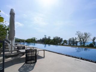 Laguna Seashore, 2BR - 200 meters to the beach - 1