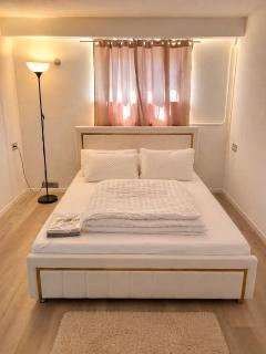 Renovated apartment in a prime location with easy access - 2