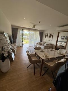 Laguna Seashore, 2BR - 200 meters to the beach - 4