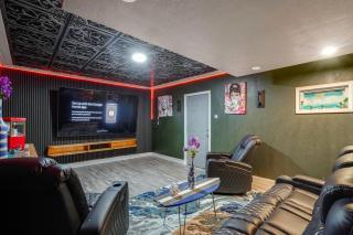 Private Theater Retreat Stylish 2BR 10min to Siesta Key - 7