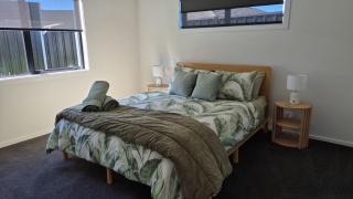 New Modern Taupo Escape just minutes from Township - 3