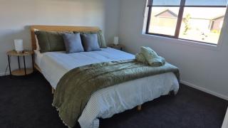 New Modern Taupo Escape just minutes from Township - 2