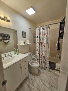 2 bed 2 bath downtown vegas near the strip - 5