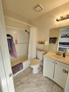 2 bed 2 bath downtown vegas near the strip - 8