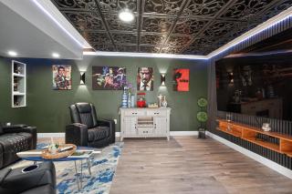 Private Theater Retreat Stylish 2BR 10min to Siesta Key - 9