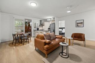 Resort-Style 3BR River and Hosp plus Parking and Pool - 0