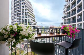 Luxury Lake View Apartment Private Jacuzzi - 1