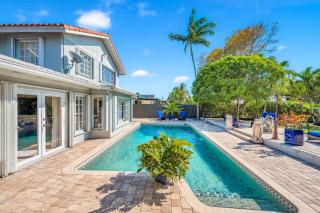 Spacious Tropical Pool Home Miami 4 beds 3 baths Sleeps 13 - 4