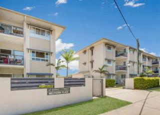 Modern Beach Apartment - 9