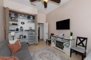 Private Eastlake Suite Coffee Bar Near SD - 4