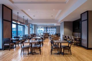 Embassy Suites By Hilton Minneapolis Downtown Hotel - 3