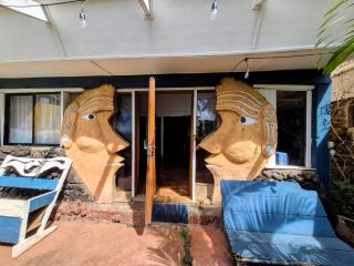 Cabaña mística Reimiro frente al mar patio de esculturas Rapa Nui - 0