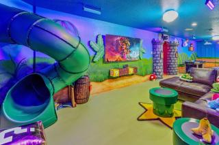 Mario's Magic Mansion - Family fun! Private heated pool & spa 4 miles to Disney! - 0