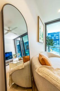 Queens Wharf City Charm w/ Balcony Views - LV 15 - Apartment - 1