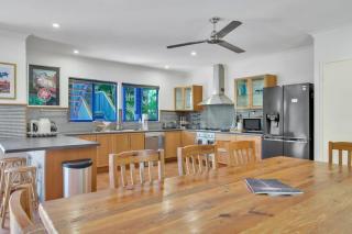 The Zoo House - 9