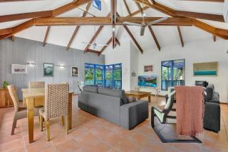 The Zoo House - 5