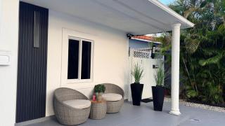 Beautiful House 7 min from Miami Airport w FREE parking - 6
