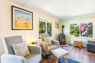 Enjoy Coastal Comfort in This Relaxing Retreat - 8
