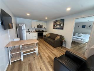 Great Lakes Resort - Family Suite - Suite 1 - 5