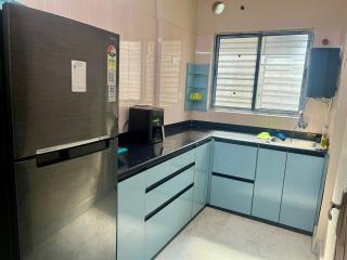 Spacious & Cozy 2-Bedroom Stay - 6