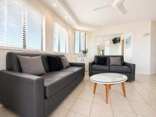 Stylish 1 Bedroom with Private Rooftop Spa at the Aegean - 4