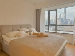 Superb city center view with floor-to-ceiling windows three bedrooms Stunning views of the Bund Shanghai Tower Yu Garden and Peoples Square - 2