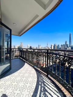 Superb city center view with floor-to-ceiling windows three bedrooms Stunning views of the Bund Shanghai Tower Yu Garden and Peoples Square - 3