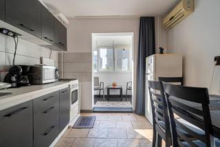 Central Cozy & Bright 3BR Apartment - 9