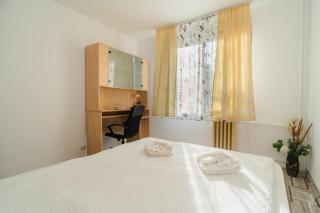 Central Cozy & Bright 3BR Apartment - 3