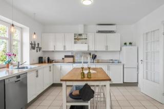 Bright and cozy house near forest and beach - space for 8 - 8