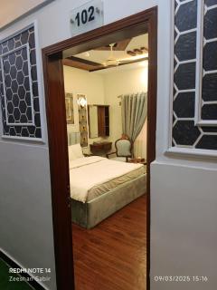 Karachi Family Guest House - 7