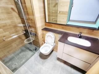 Master Bedroom in 3BR Shared Apt - 3
