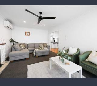 Charming 3BR Getaway Near CBD - 5
