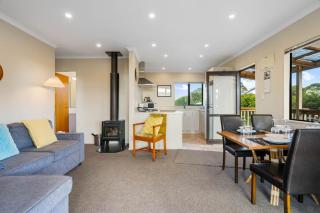 Bayview Cottage - Whakamarama Holiday Home - 5