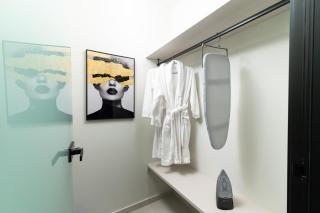 Calliope Home with Private Jacuzzi - 4