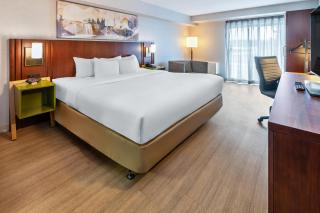 Comfort Inn East - 7
