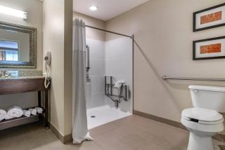Comfort Suites Biloxi/Ocean Springs - 2