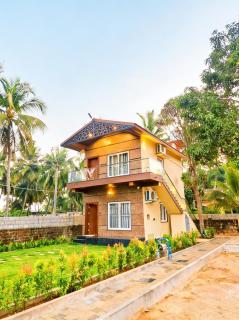 Saranvi Resorts 2BR Near Beach by Homeyhuts - 8