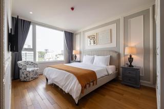 Leman Luxury Suite with Rooftop Pool & Gym - 4