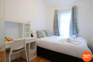 4 Bedroom House By Travel Lets Holiday Homes Derry & Strabane With Free WiFi - 2